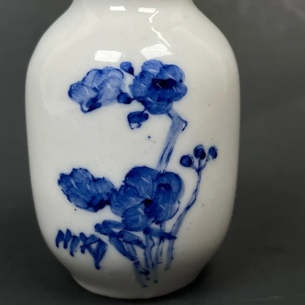 Miniature Bud Vase White Blue Hand Painted‎ Floral Chinoiserie Porcelain
